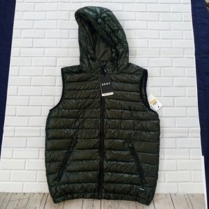 NWT DKNY Men’s Hooded Vest Jacket Puffer Sleeveless Size Small Green.